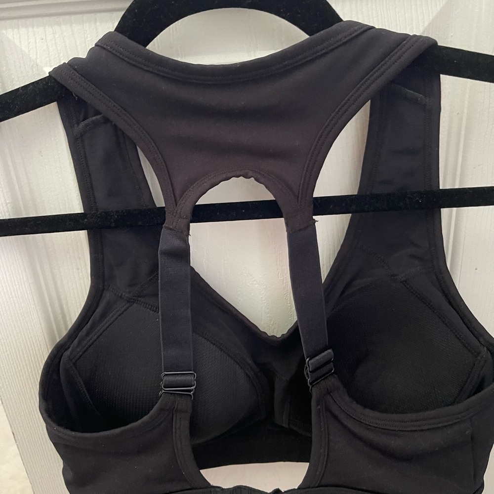 Sports bra